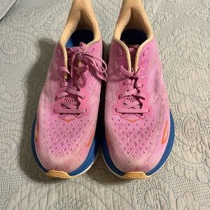Womens Hoka Clifton 9 size 8.5